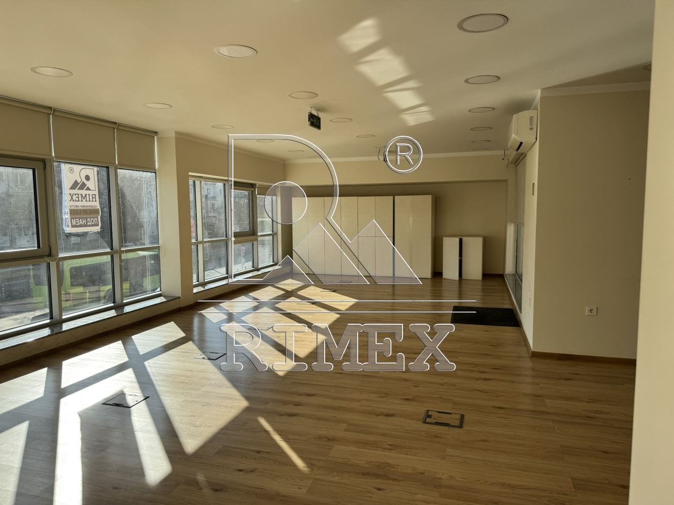 Дава под наем МАГАЗИН, гр. Пловдив, Център, снимка 4 - Магазини - 54361212