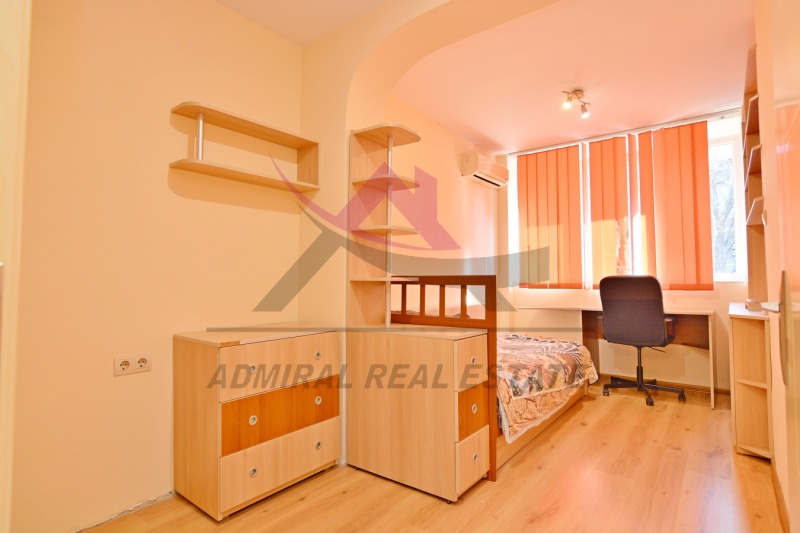 Zu vermieten  2 Schlafzimmer Warna , Zentar , 75 qm | 78114586 - Bild [4]