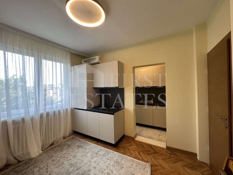 Дава под наем  3-стаен град София , Център , 130 кв.м | 54623076 - изображение [8]