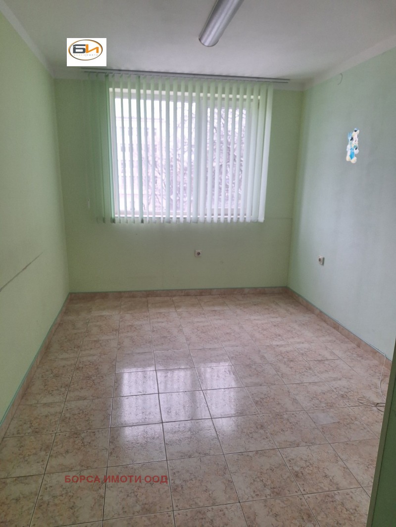 Дава под наем ОФИС, гр. Мездра, област Враца