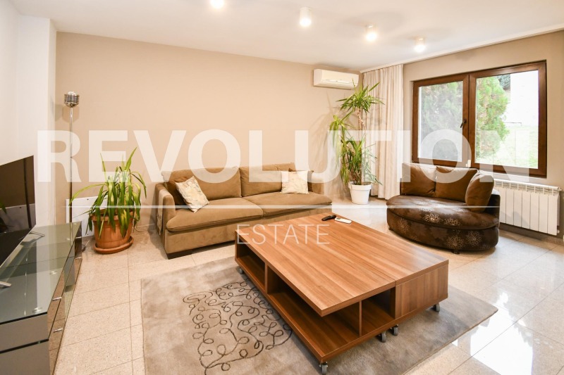 För uthyrning  Hus Sofia , Bankja , 318 kvm | 21694349