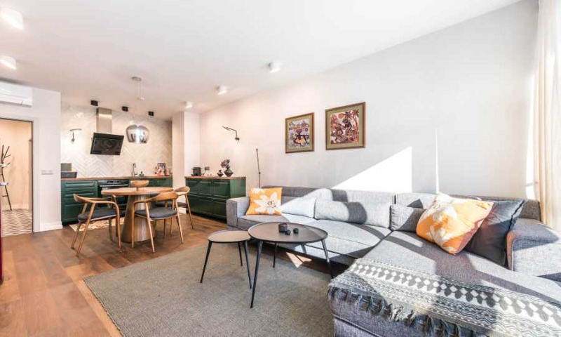 Дава под Наем 2-СТАЕН в град Варна, Гръцка махала - 85 кв.м / 1 300 € » 2 542.58 лв., СУПРИММО - ОФИС ВАРНА