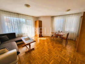 1 quarto Manastirski livadi, Sofia