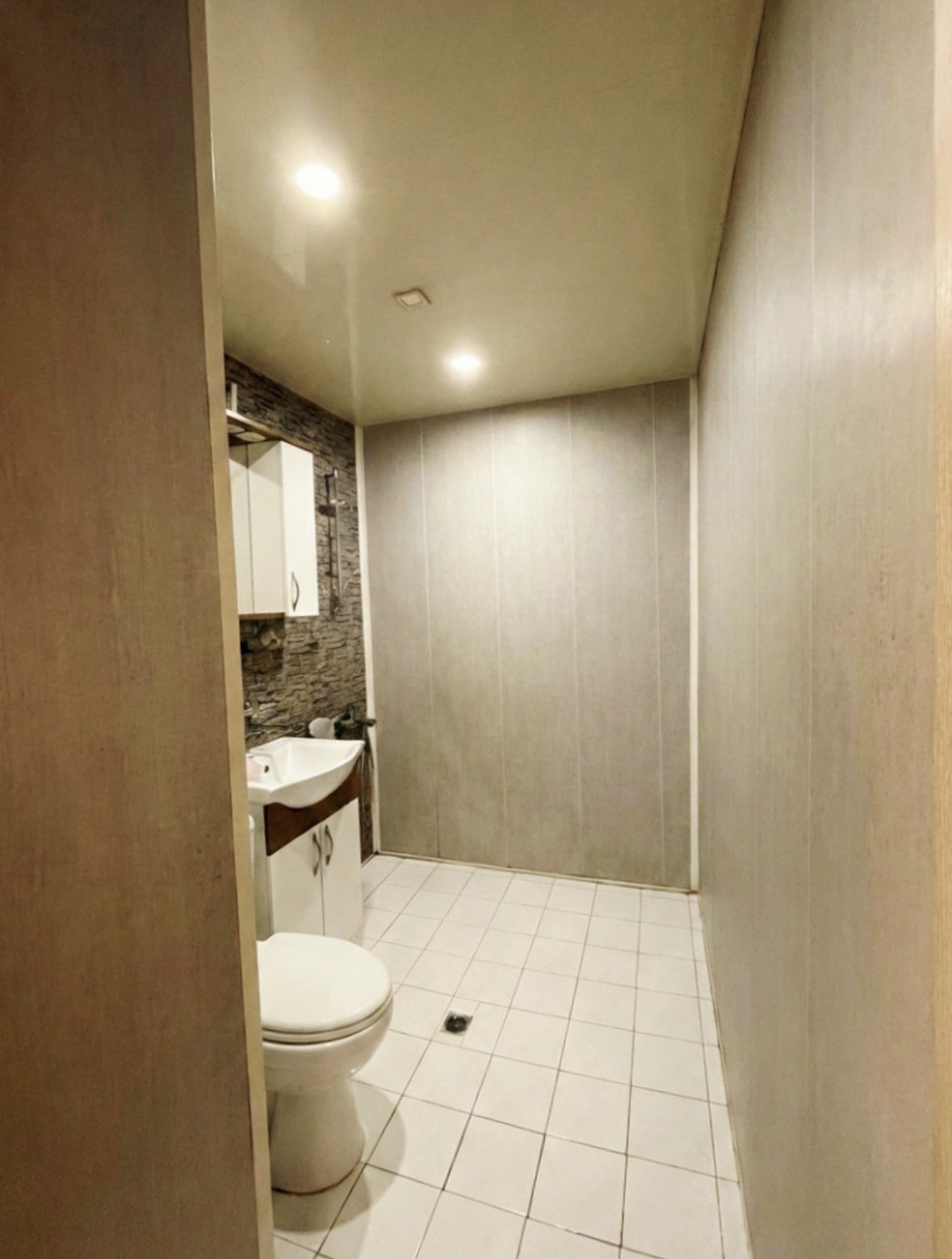 Дава под наем 2-СТАЕН, гр. София, Връбница 2, снимка 8 - Апартаменти - 54055524