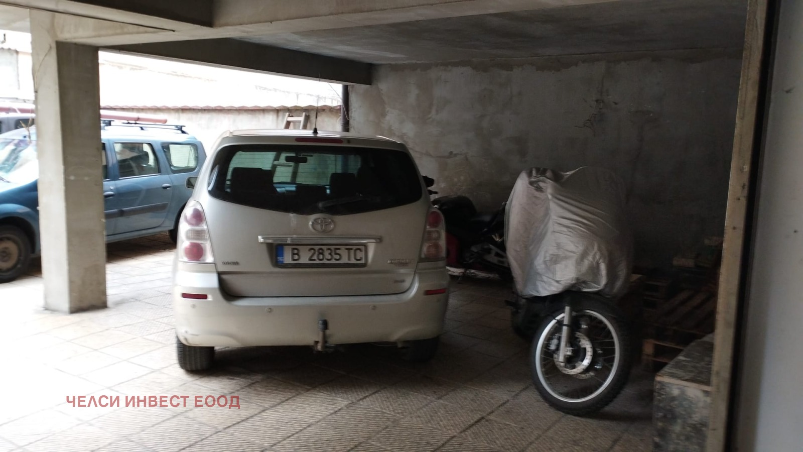 Дава под наем ГАРАЖ, ПАРКОМЯСТО, гр. Варна, Бизнес хотел