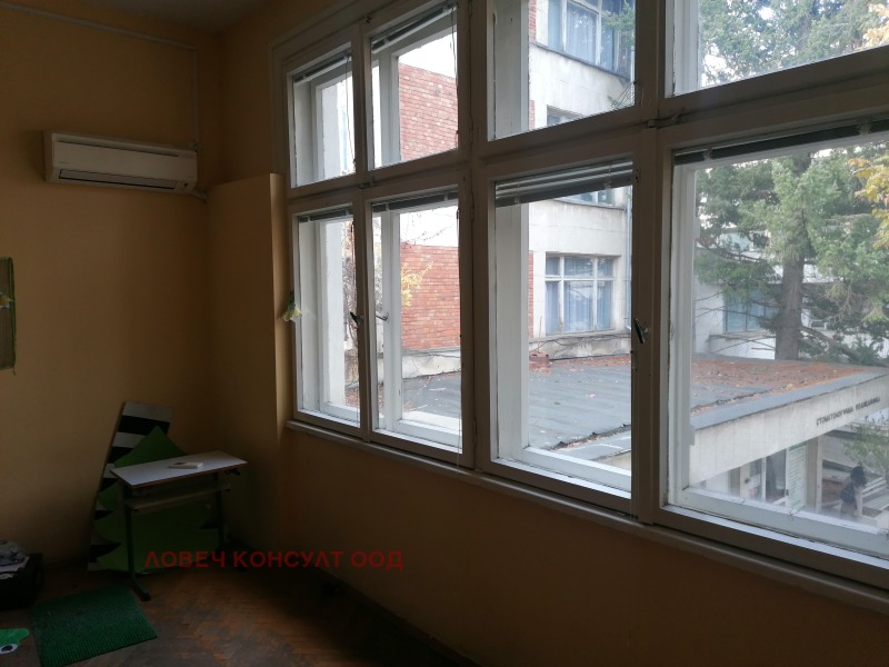 Da affittare  Ufficio Lovech , Tsentar , 15 mq | 65910512 - Immagine [3]