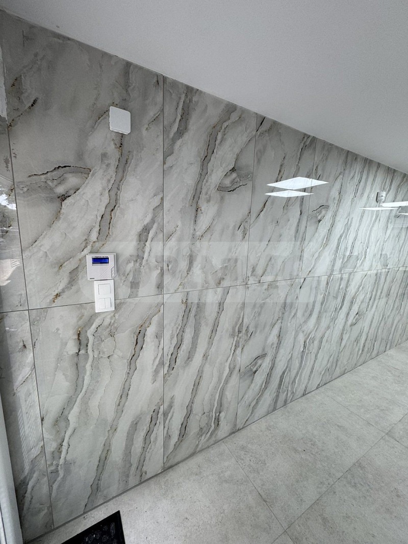 Дава под наем МАГАЗИН, гр. Варна, Лятно кино Тракия, снимка 2 - Магазини - 52561490