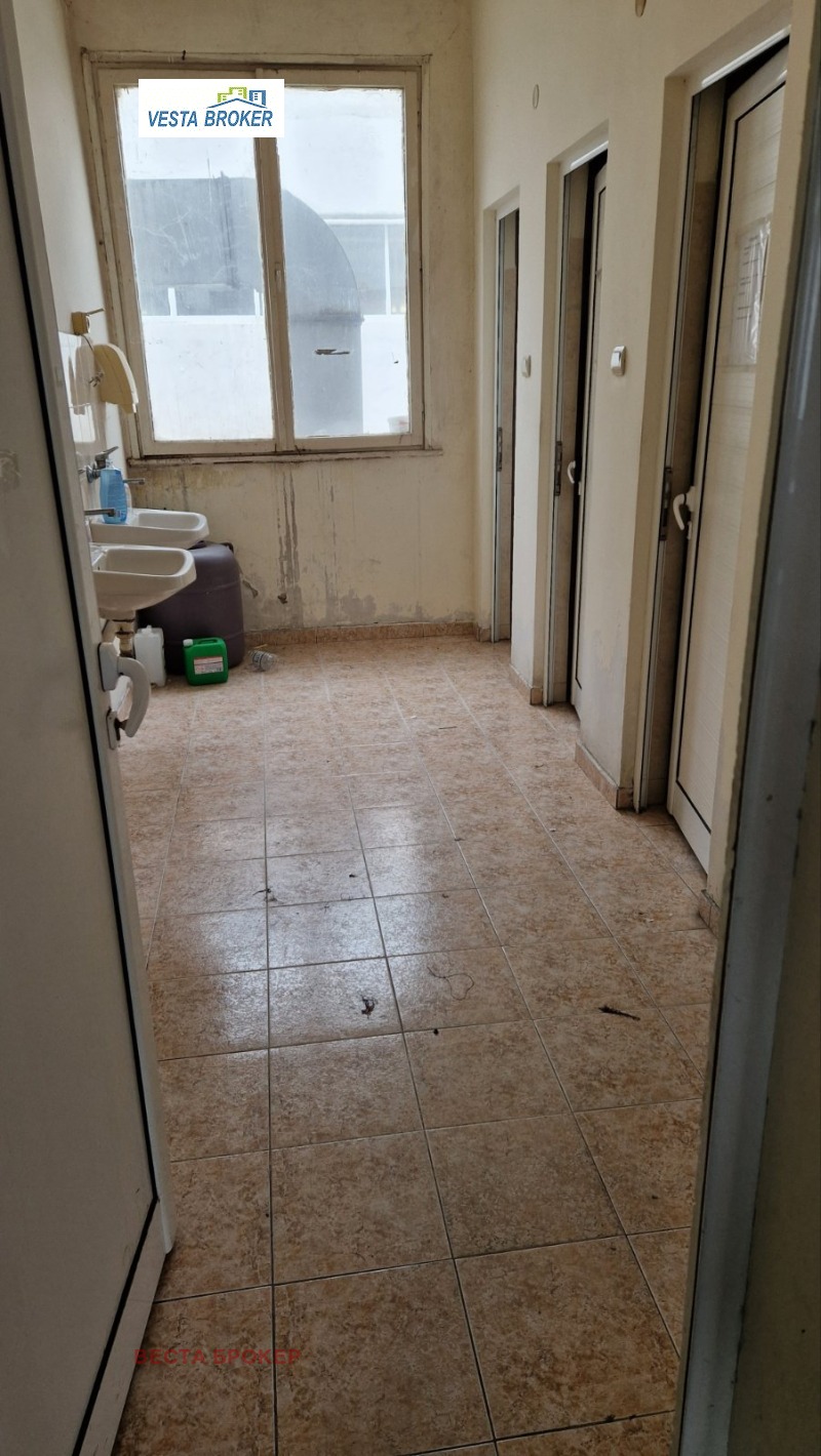 Дава под наем  Пром. помещение град Кърджали , Център , 900 кв.м | 40727148 - изображение [5]
