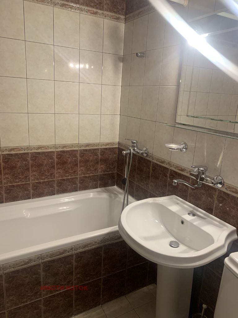 Do wynajęcia  1 sypialnia Pernik , Iztok , 70 mkw | 32171904 - obraz [3]