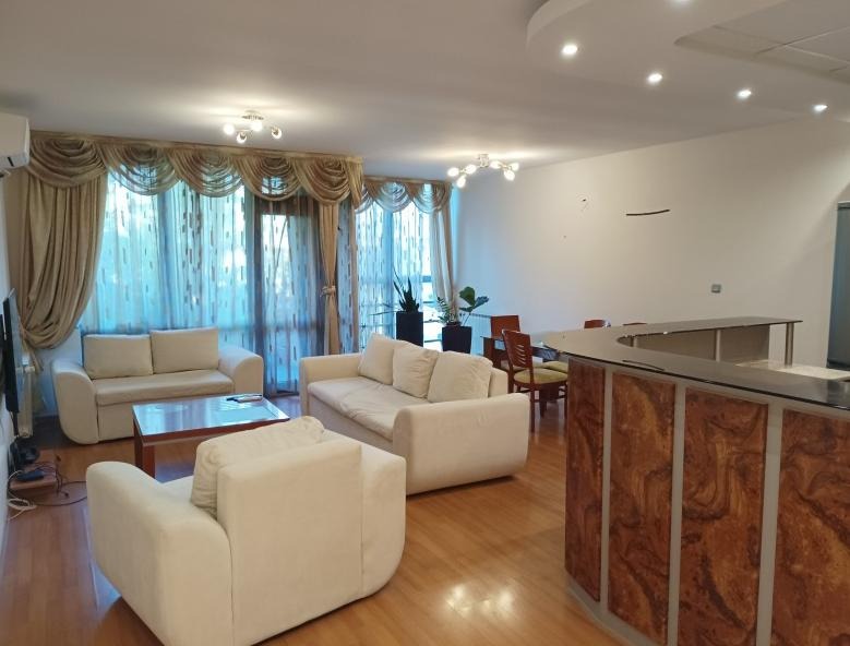 Te huur  2 slaapkamers Plovdiv , Tsentar , 100 m² | 45975189