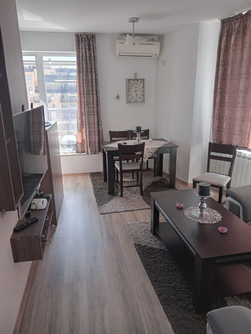Дава под нем  2-стаен, град Пловдив, Кършияка •  425 EUR • ID 96329706 — holmes.bg - [1] 
