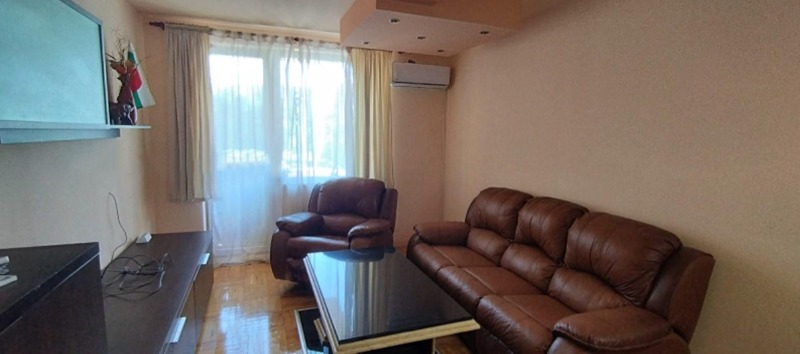 Издаје се  1 спаваћа соба Софија , Слатина , 60 м2 | 51959726
