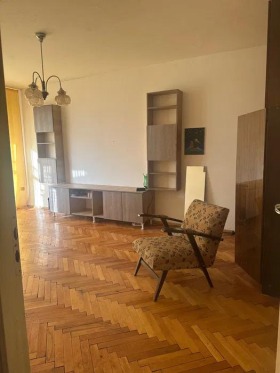 Estudio Nadezhda 1, Sofia