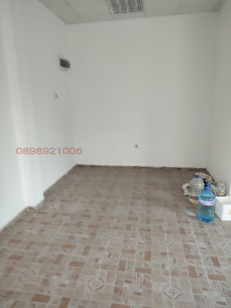 Дава под наем МАГАЗИН, гр. Варна, Възраждане 1, снимка 2 - Магазини - 52789307