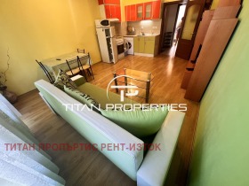 1 quarto Bratia Miladinovi, Burgas