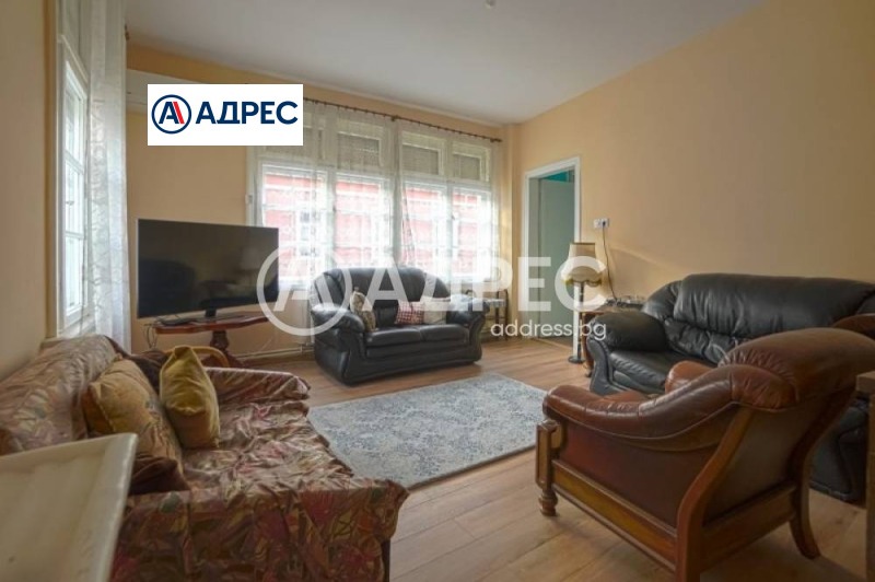 Дава под наем МНОГОСТАЕН, гр. Разград, Център, снимка 2 - Апартаменти - 52611678