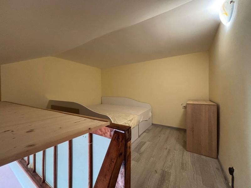 Kiadó  Stúdió Sofia , Bankja , 40 négyzetméter | 95595183 - kép [3]