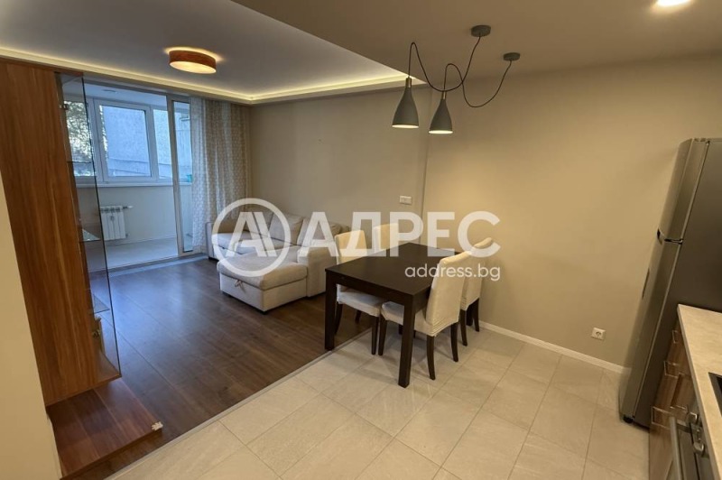 Издаје се  2 спаваће собе Софија , Дарвеница , 78 м2 | 22618824