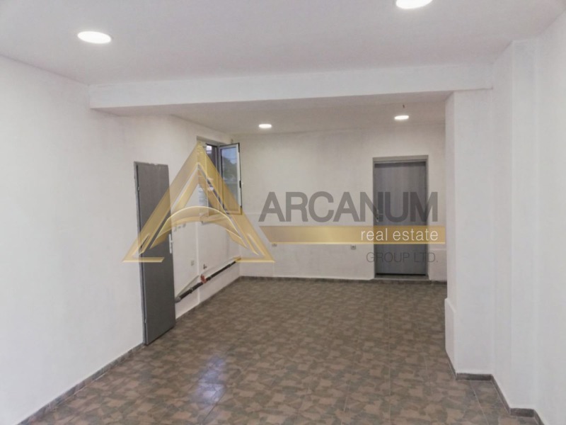 Дава под наем ЕТАЖ ОТ КЪЩА, гр. Варна, Колхозен пазар, снимка 4 - Етаж от къща - 52385666