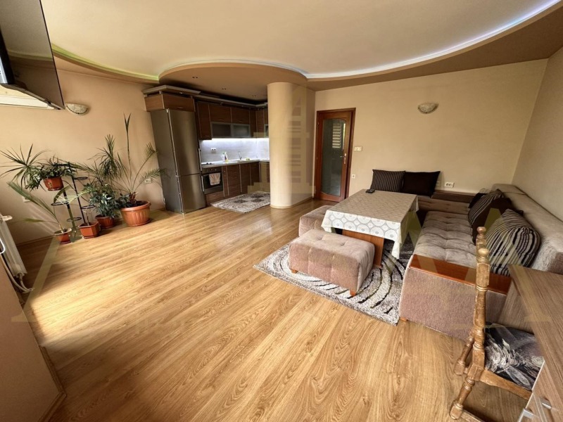 Para alugar  2 quartos Plovdiv , Kiutchuk Parij , 100 m² | 19562689