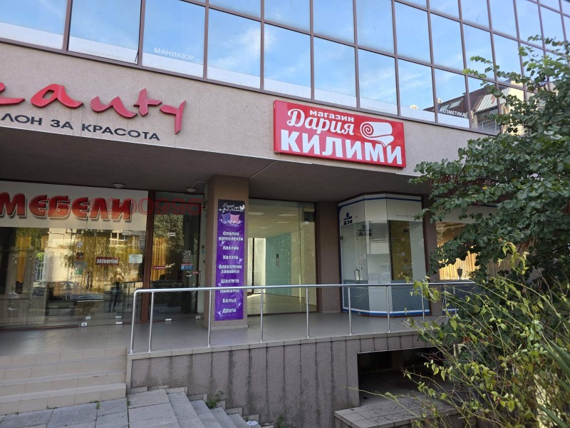 Дава под Наем МАГАЗИН в град Сливен, Център - 60 кв.м / 400 € » 782.33 лв.