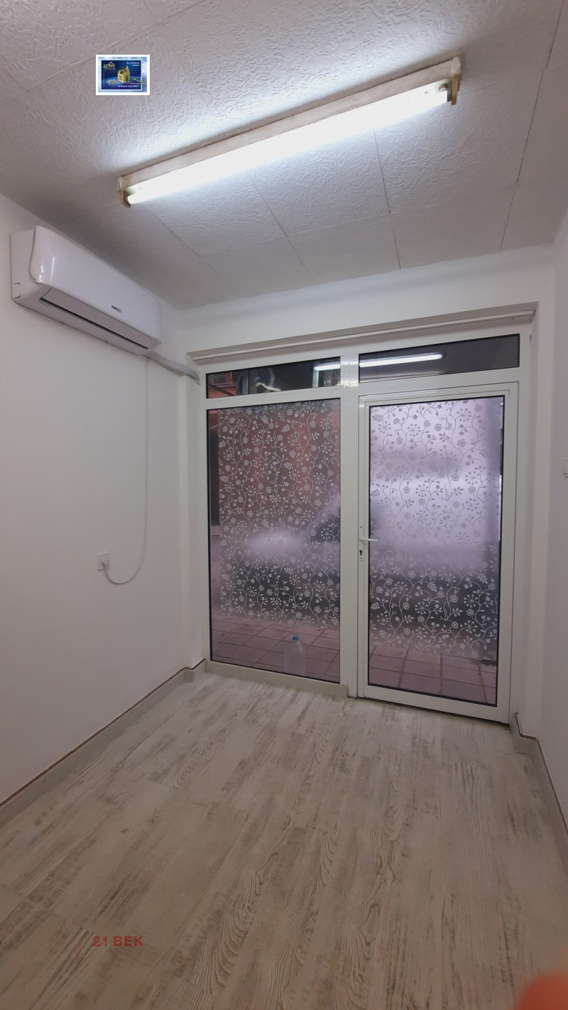 A louer  Bureau Plovdiv , Tsentar , 15 m² | 64398107