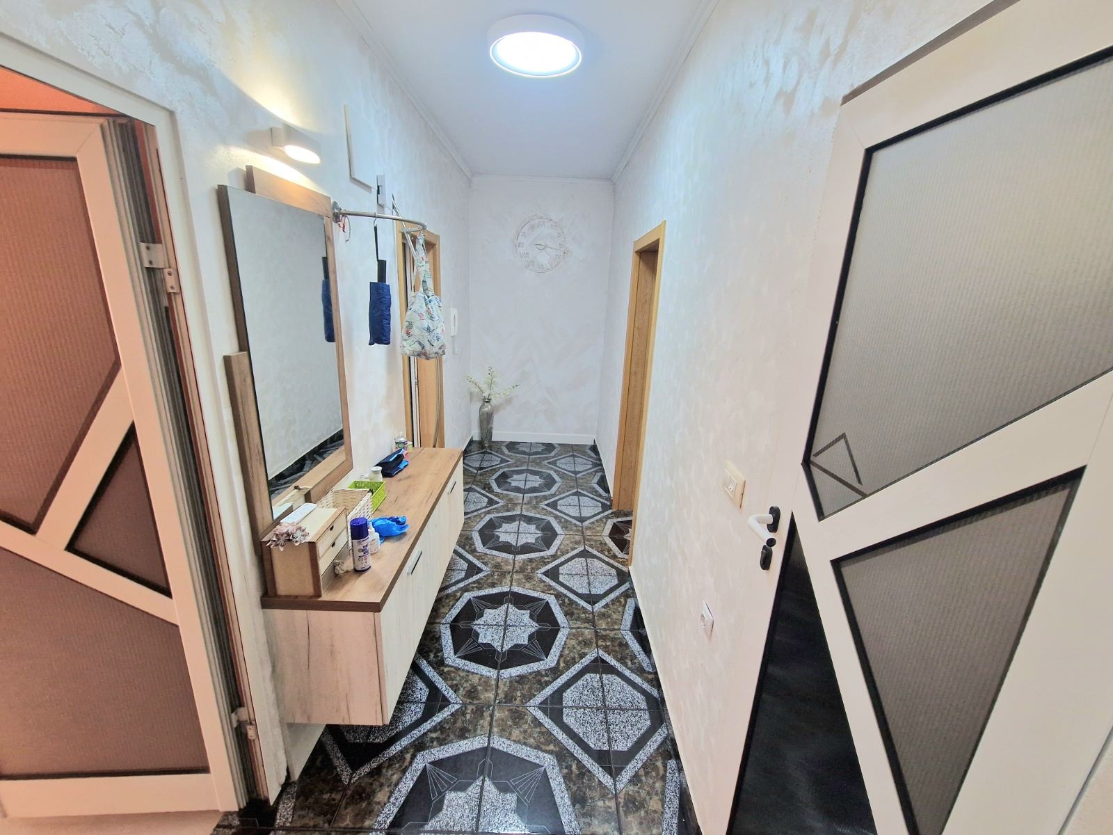 Дава под наем 3-СТАЕН, гр. Варна, Окръжна болница-Генерали, снимка 4 - Апартаменти - 54125382