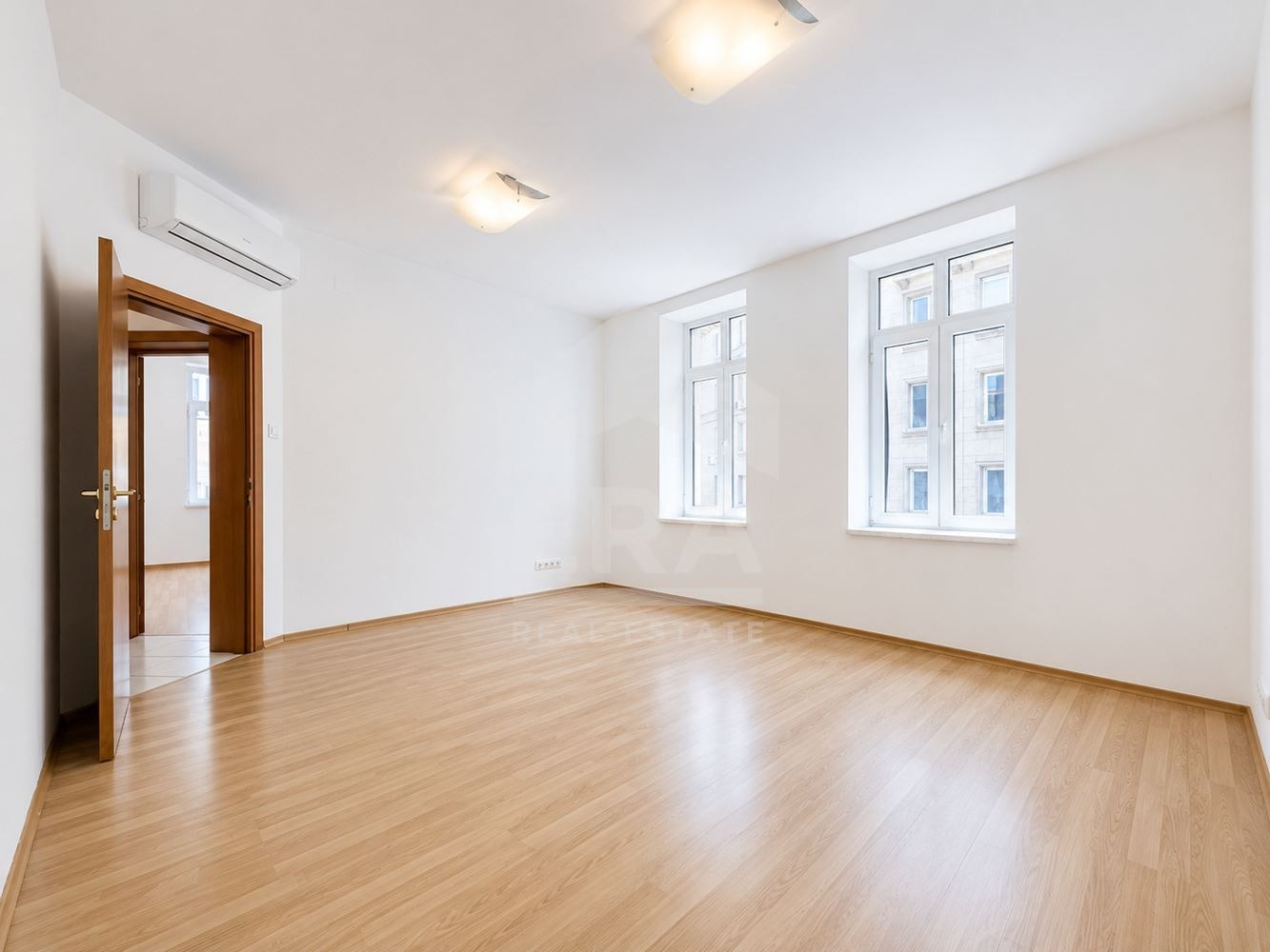 Дава под наем ОФИС, гр. София, Център, снимка 3 - Офиси - 55605594
