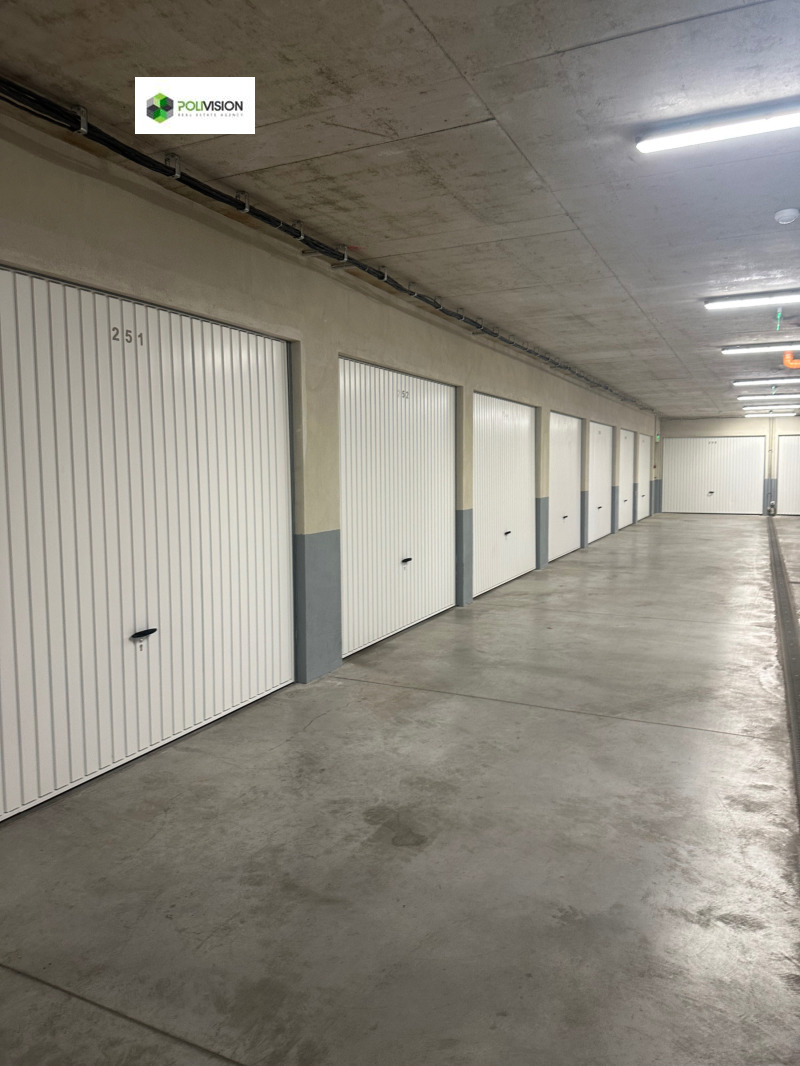 Til leje  Garage Sofia , Dianabad , 15 kvm | 39778275