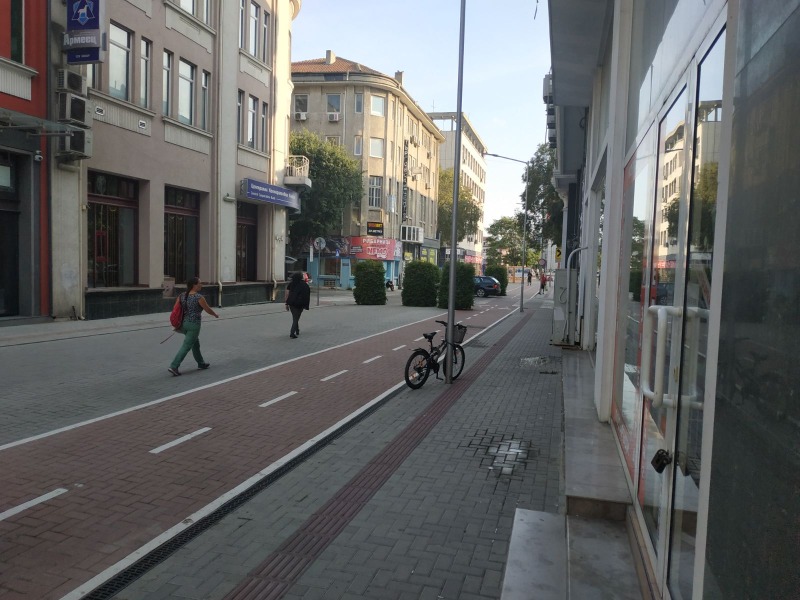 Дава под Наем ОФИС в град Варна, ЖП Гара - 230 кв.м / 1 000 € » 1 955.83 лв., РОНЕВА