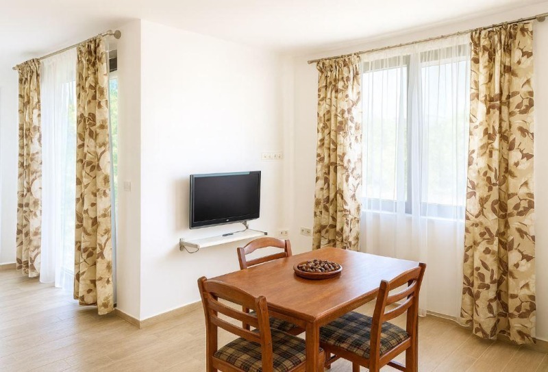 Дава под наем 2-СТАЕН, гр. Варна, Спортна зала, снимка 2 - Апартаменти - 52463172