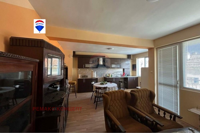 Дава под наем 2-СТАЕН, гр. Шумен, Математическа гимназия, снимка 3 - Апартаменти - 53497201