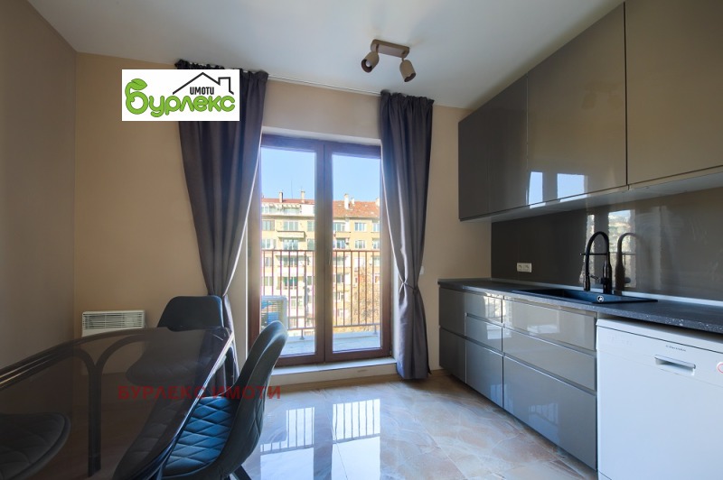 Дава под наем 3-СТАЕН, гр. София, Център, снимка 2 - Апартаменти - 52753486