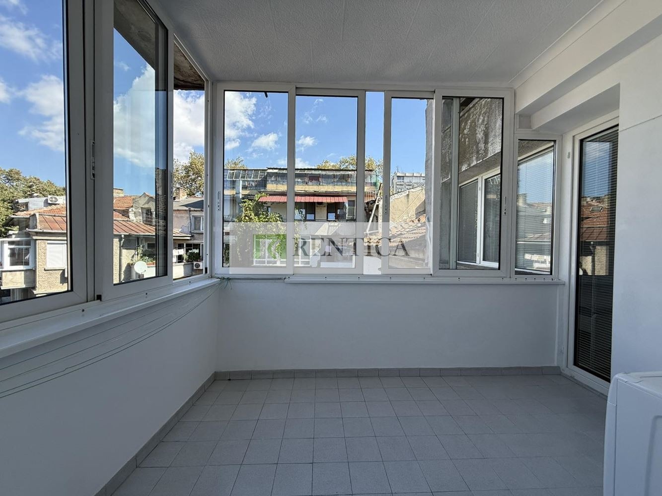 Дава под наем МНОГОСТАЕН, гр. Варна, Център, снимка 5 - Апартаменти - 56073141