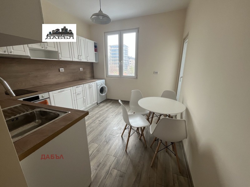 En renta  2 dormitorios Sofia , Tsentar , 100 metros cuadrados | 12690131