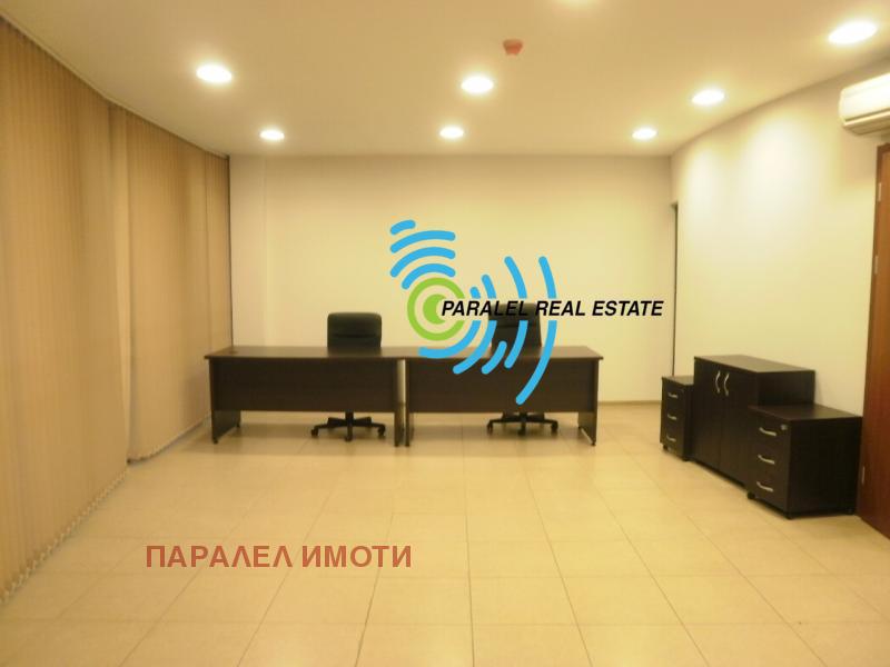 Da affittare  Ufficio Plovdiv , Tsentralna gara , 50 mq | 86988026 - Immagine [2]