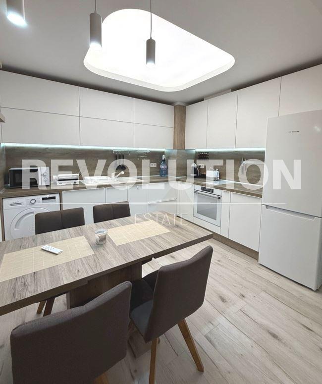 Te huur  2 slaapkamers Varna , Briz , 100 m² | 44440046