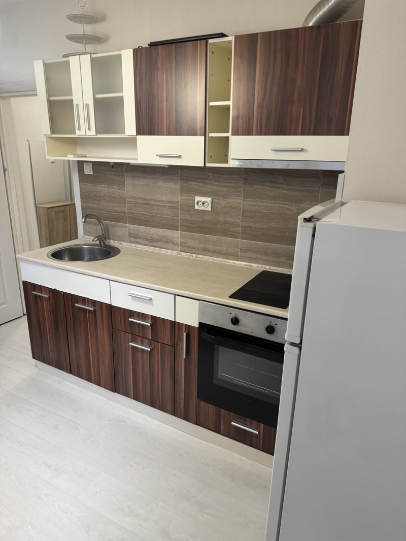 Da affittare  Studio Ruse , Vazragdane , 50 mq | 77348279