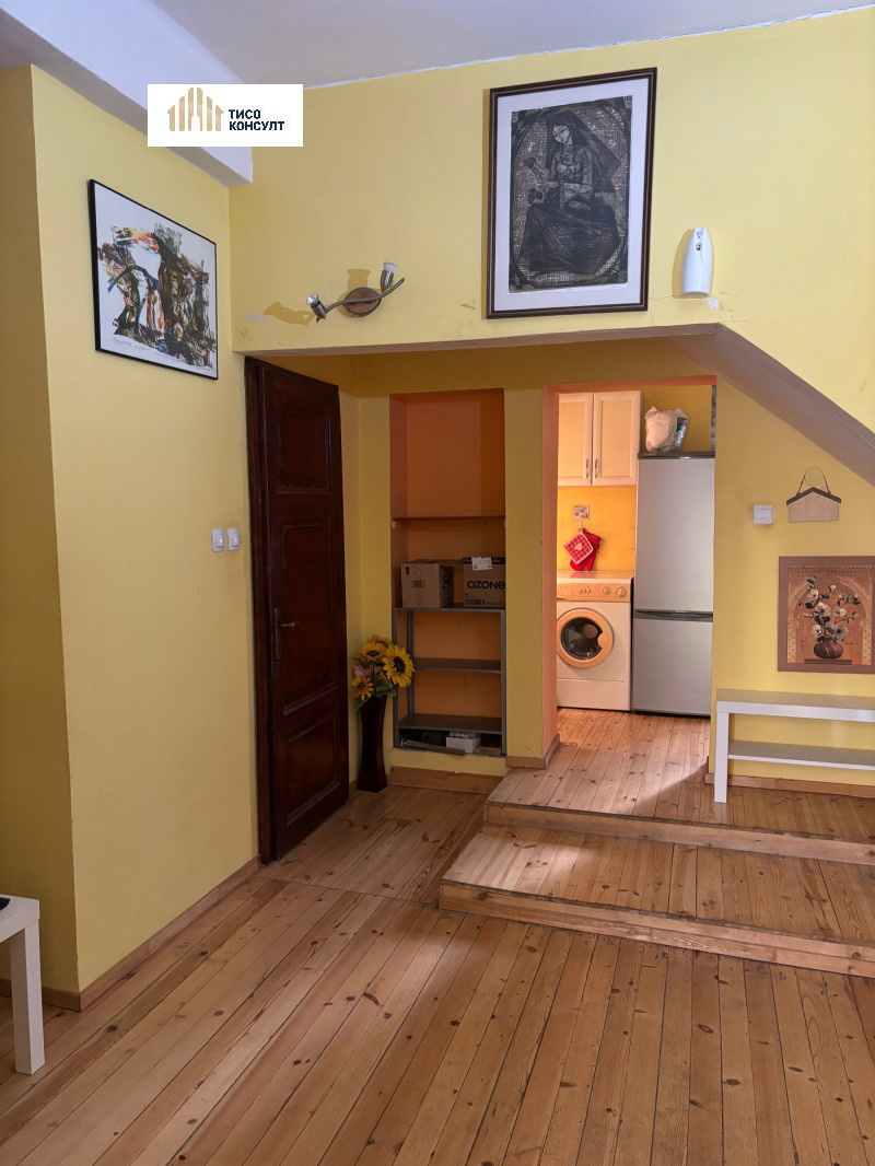 Издаје се  1 спаваћа соба Софија , Центар , 58 м2 | 93268435