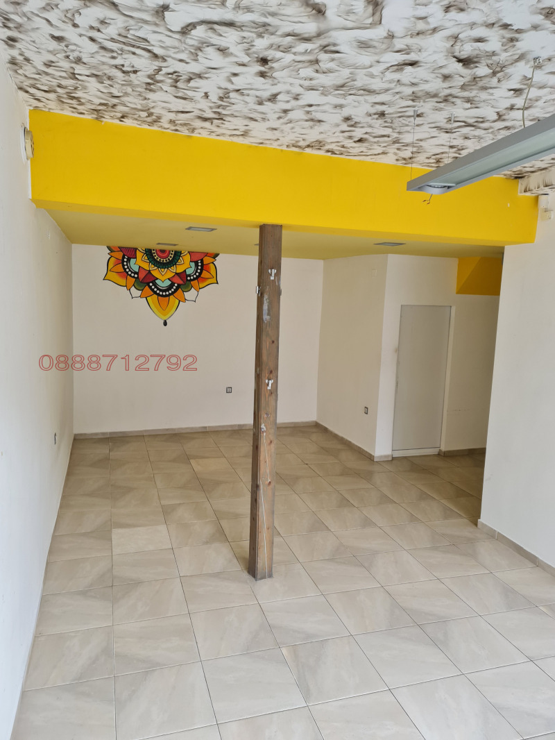 Дава под наем МАГАЗИН, гр. Асеновград, област Пловдив, снимка 3 - Магазини - 52778920