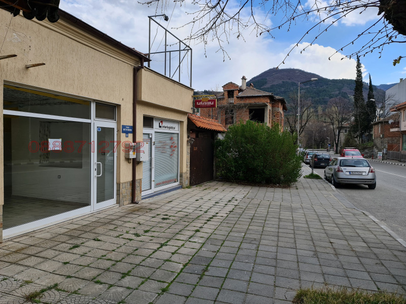 Дава под наем МАГАЗИН, гр. Асеновград, област Пловдив, снимка 9 - Магазини - 52778920