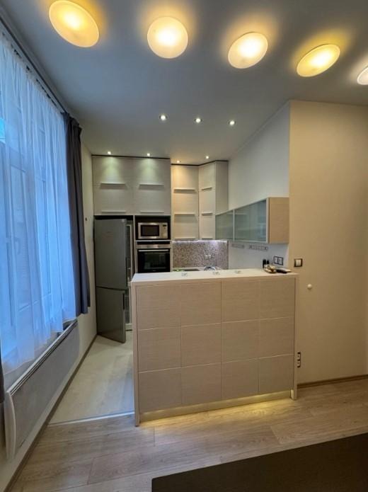 Издаје се  1 спаваћа соба Софија , Центар , 50 м2 | 41244954 - слика [4]