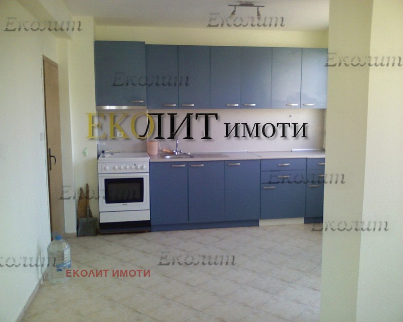 Дава под нем  3-стаен, град София, Борово •  600 EUR • ID 80527196 — holmes.bg - [1] 
