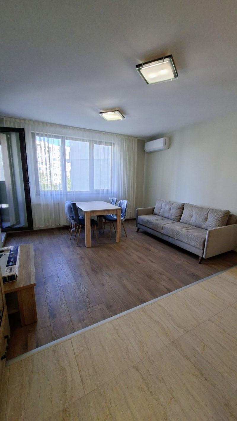 Издаје се  2 спаваће собе Софија , Разсадника , 100 м2 | 36835950