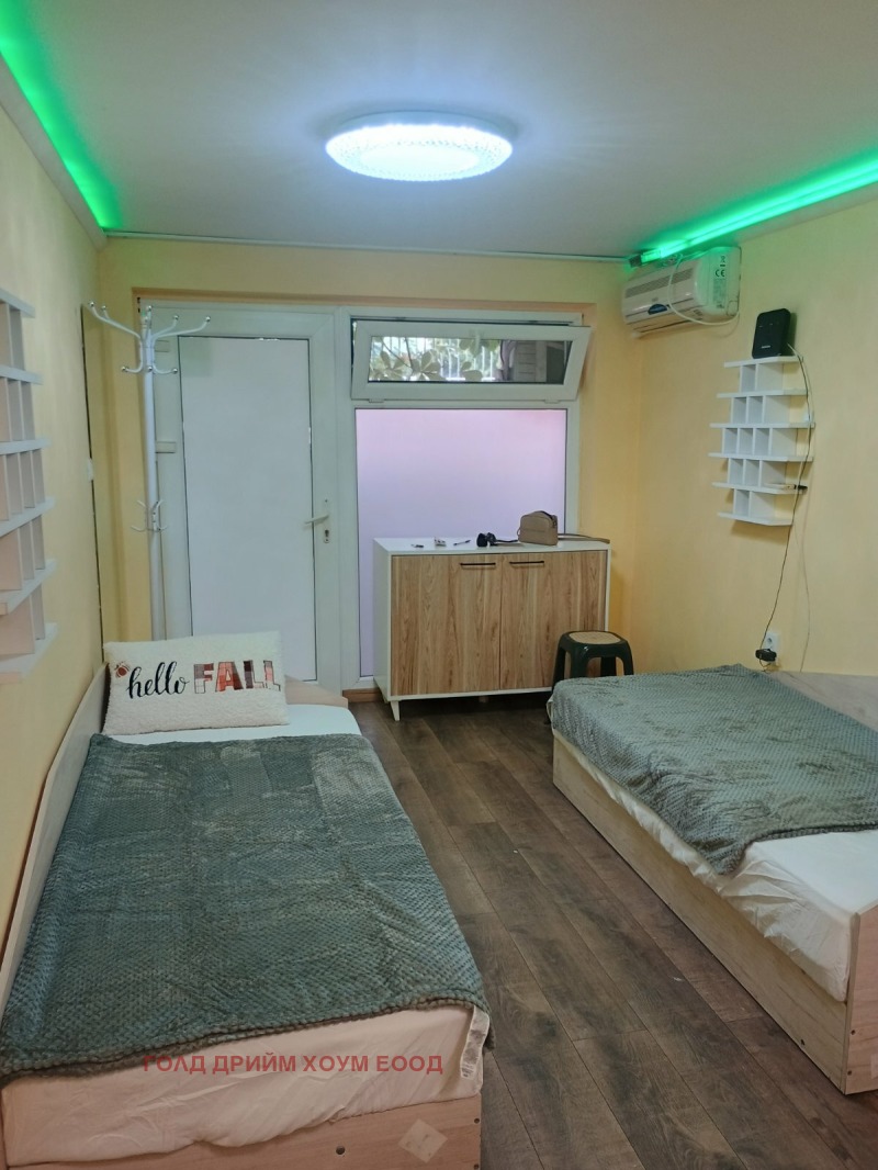 Дава под Наем АТЕЛИЕ, ТАВАН в град Бургас, Възраждане - 25 кв.м / 250 € » 488.96 лв., ГОЛД ДРИЙМ ХОУМ ЕООД