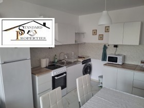 1 dormitorio Moshino, Pernik