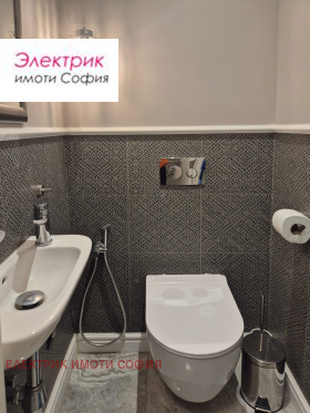2 dormitorios Doktorski pametnik, Sofia 14
