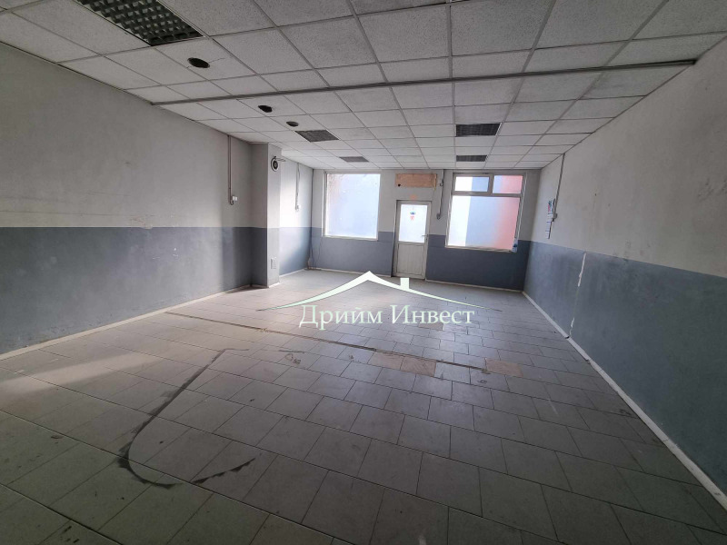 Дава под Наем СКЛАД в град Пловдив, Индустриална зона - Север - 400 кв.м / 1 022 € » 1 998.86 лв., ДРИЙМ ИНВЕСТ