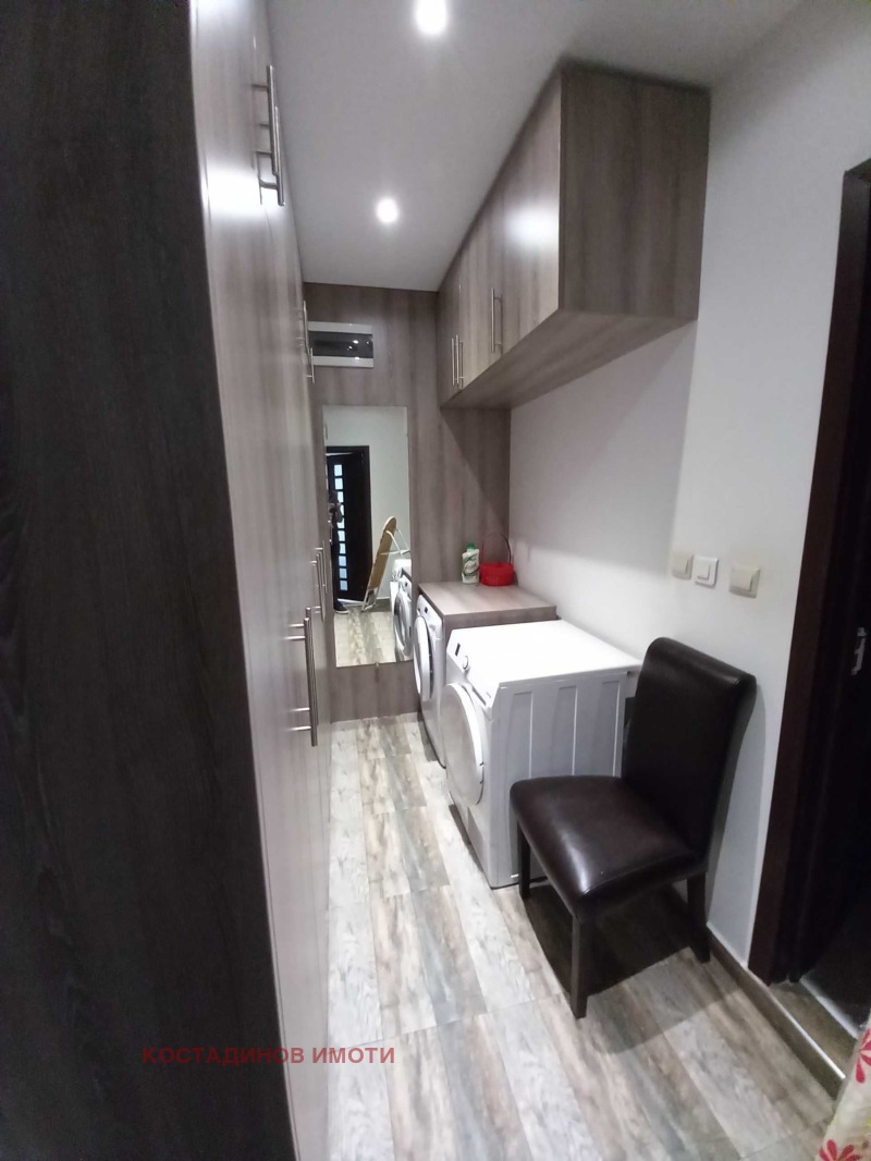 Da affittare  3 camere da letto Plovdiv , Trakiia , 150 mq | 83053602