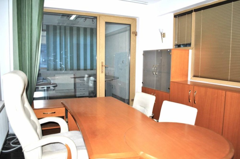 Издаје се  Канцеларија Софија , Обориште , 165 м2 | 33298571 - слика [10]
